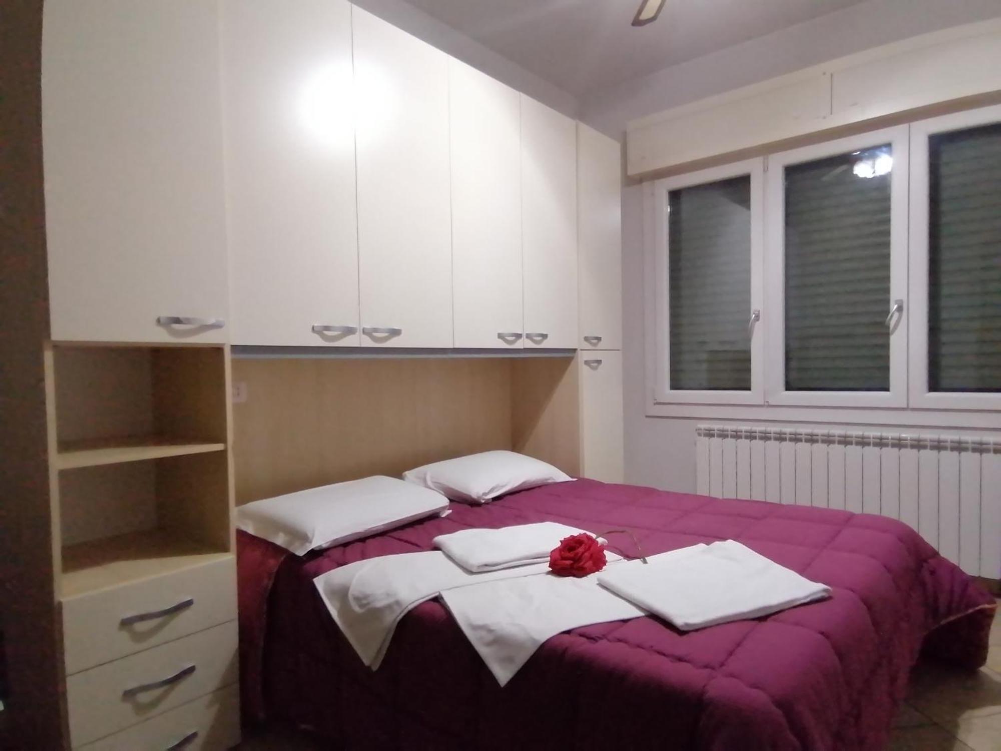 Villa Glori Affitto Camere Monolocali Carpi Bagian luar foto