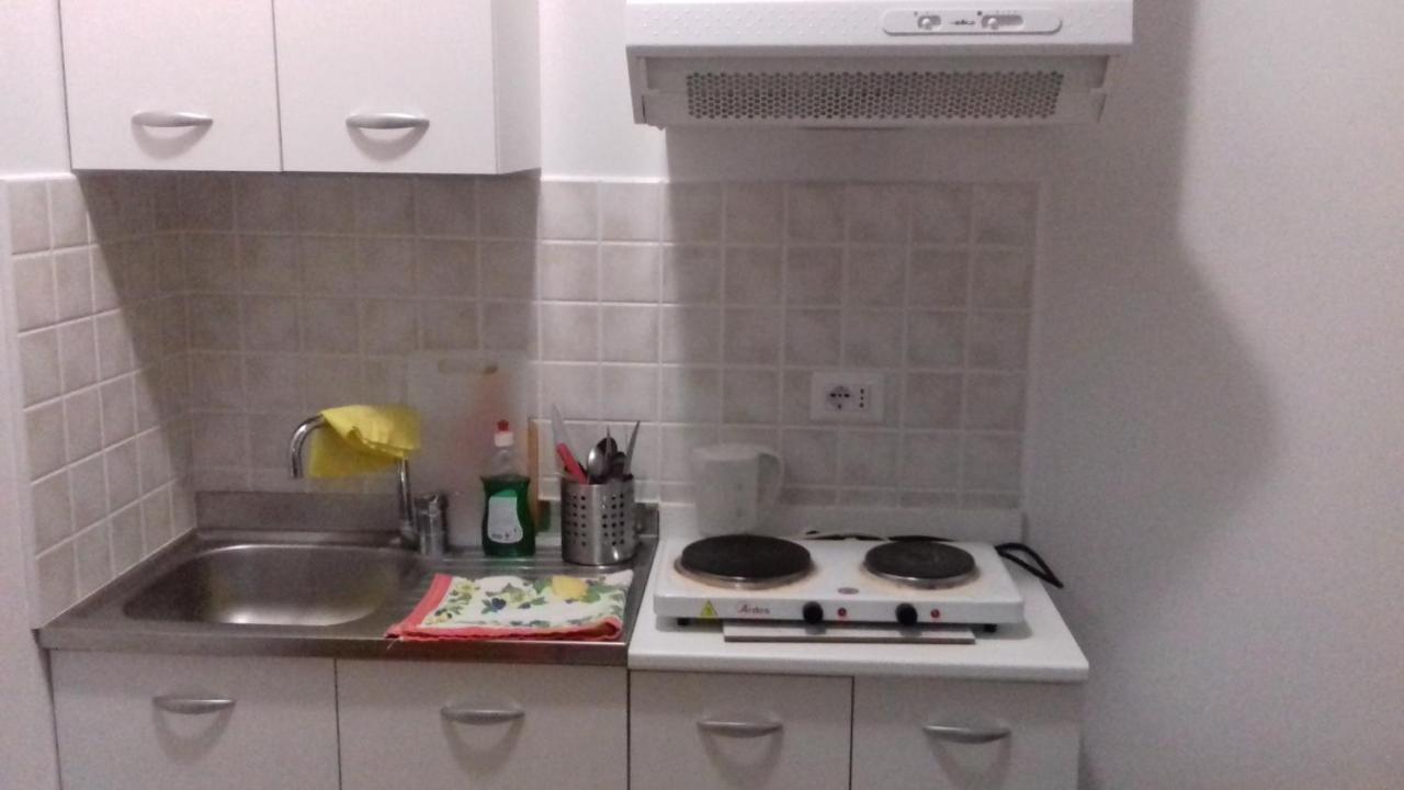 Villa Glori Affitto Camere Monolocali Carpi Bagian luar foto